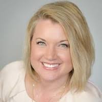 Nicole Hottmann's Instagram, Twitter & Facebook