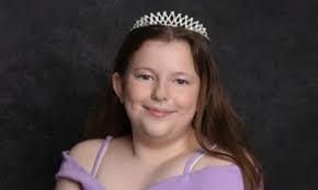 Denise Mcguckin's Instagram, Twitter & Facebook