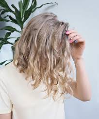 High porosity hair characteristics can include curls become soaking wet quite easily, but hair also tends to tangle faster (because the cuticles get caught). Low Porosity Hair Archives Charlotta Eve