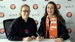 Her durumdan sayı çıkarabiliyor ve daha 17 yaşında. Hande Baladin Ailesi Haberleri