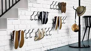 Das schuhregal findet unter dem schreibtisch oder im kleiderschrank platz. Schuhe Verstauen Haken Sind Die Losung Ikea Ikeanl Ikeanetherlands Lebende Inspiration Haken Ik Schuhregal Ideen Schuhregal Platzsparend Ikea Lagerung