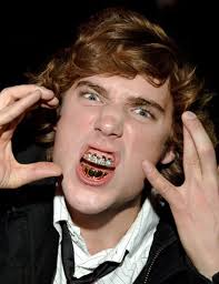 My problem with that movie is that the actor was insanely hot his whole  career and then for some reason in Hot Frosty they said “okay but what if  he wasn't???” He