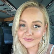 Lacey Steiner (@prettyfacebylace) • Instagram photos and videos