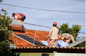 Encontre imagens stock de telhas de telhado em cima da em hd e milhões de outras fotos, ilustrações e imagens vetoriais livres de direitos na coleção da shutterstock. Ladrao E Encontrado Morto Em Telhado De Casa Na Vila Fernanda Capital Campo Grande News