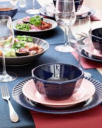 Strimmig Sidetallerken Keramik Pink Ikea In 2021 Side Plates Colorful Table Setting Stoneware