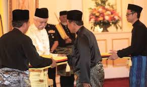 Darjah tertinggi negeri sembilan (dtns). Istiadat Menghadap Undang Luak Johol Di Istana Seri Menanti
