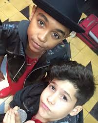 KEVEN Y HENSY