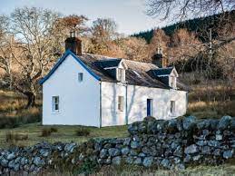 Scottish Highland Cottage In Een Idyllische Locatie Aan Het Meer Scottish Cottages Scottish Holiday Cottages Holiday Cottage