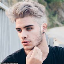 Twitter Goes Crazy For Man Who Looks Like Zayn Malik And Justin Bieber Men Blonde Hair Haircuts For Men Blonde Hair Men