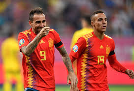 Is he married or dating a new girlfriend? Alcacer Scores In The Victory Of Robert S New Spain Against Romania 1 2