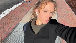 Moved in 2 weeks ago and brought the 2025 year in with new neighbors! Happy  New Year to our neighborhood!