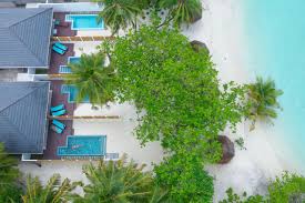 A maldív szigeteket, a bounty reklámok színhelyét úgy jellemzik, mint az utolsó paradicsom a földön, ezzel is csalogatva a turistákat. Meet Maldives Properties Sun Island Resort Spa