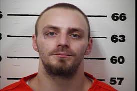 A life of Fear': Ex boyfriend accused of attempted burglary, texts threats  that he will return