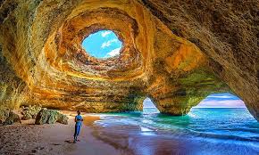 Komplet ofert ze wszystkich biur podróży w jednym miejscu. Last Minute Utazasok Portugaliaba Albufeira Vilamoura Algarve