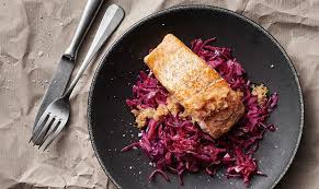 Lauwarmer Rotkabissalat Mit Lachstranche Rezept In 2020 Rezepte Rezeptideen Couscous Mit Gemuse