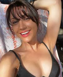 Girl, you need to start putting more funny things out there. Your face is  just funny enough as it is, so you may as well put it out there. Like  you're beautiful,