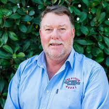 Andrew Hendy's Instagram, Twitter & Facebook