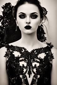 Lindo anjo em vestido preto · Creative Fabrica