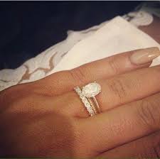 'teen mom' star chelsea houska's first wedding photo revealed. Chelsea Houska S Oval Engagement Ring With Two Wedding Bands Wedding Rings Oval Wedding Rings Vintage Chelsea Houska Ring