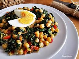 Consejos para cocinar garbanzos con espinacas. Garbanzos Salteados Con Espinacas Y Huevo Caceroladas