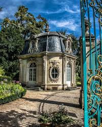 I Took Meself To Jardins De Bagatelle Last Week But I Never Got Around To Posting Photos What A Gorgeous Tranquil I Paris Architecture House Of Beauty Paris