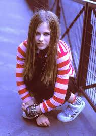 In november 2000,19 ken krongard, an a&r representative, invited antonio l.a. reid, then head of arista records, to zizzo's manhattan studio to hear lavigne sing. Avril Lavigne Free Wallpaper Wallpaperjam Com