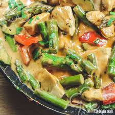 Spargelpfanne Mit Hahnchen Essen Ohne Kohlenhydrate Rezept Spargelpfanne Essen Ohne Kohlenhydrate Rezepte Essen Ohne Kohlenhydrate