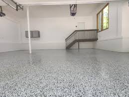 Garage coating installation in Oviedo