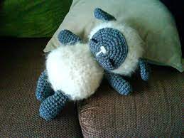 These little sheep are fun to knit, quick and super clever. All Things Sheep Free Patterns