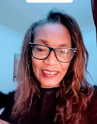 i really got attracted to old man I am single and looking for my lifetime  soul mate. well i don't know maybe there are still single and still  searching here, because i