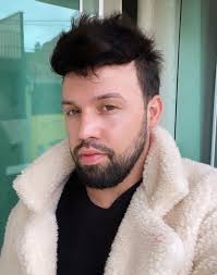 Vi que você me curtiu minhas fotos🙈 Boa moça ❤️ Eu te achei linda  sabia?🥰👀 Vou chamar você, posso?