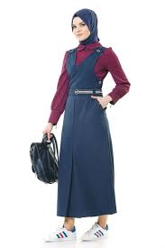 Kayra Tesettur Salopet Pileli Elbise Modelleri Moda Tesettur Giyim Moda Elbise Elbise Modelleri