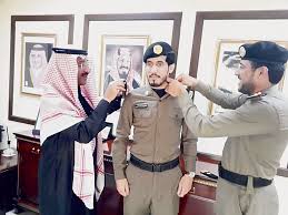 المتحمي يقلد العتيبي رتبته الجديدة