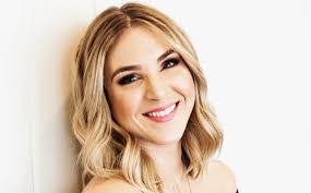 Rachel Schuman's Instagram, Twitter & Facebook