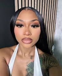 I'm all about the 4 G's. God. Goals. Growing. Glowing 🙏🏽