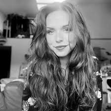 Ana Rose Lion (@AnaisBrthx)