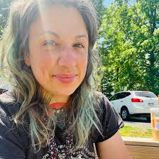 Melissa Lemay's Instagram, Twitter & Facebook