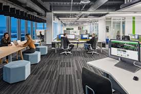 Terlepas dari aspek negatifnya, sebagian besar karyawan bekerja di lingkungan kantor tata ruang terbuka sehingga jenis kantor ini sangat umum bagi banyak pekerja. Pro Dan Kontra Dari Tata Ruang Kantor Terbuka Rupacita