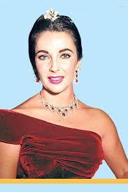 Agnes Sugar's Instagram, Twitter & Facebook