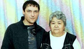 Он соглашается и в конце декабря впервые выходит на сцену как. Yurij Shatunov Biografiya Pevca Foto Lichnaya Zhizn Zhena I Deti Rost I Ves Skandaly Klipy Slushat Pesni Onlajn 2021 Uznaj Vsyo