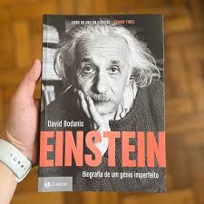 𝑬𝒊𝒏𝒔𝒕𝒆𝒊𝒏: 𝑩𝒊𝒐𝒈𝒓𝒂𝒇𝒊𝒂 𝒅𝒆 𝒖𝒎 𝒈ê𝒏𝒊𝒐  𝒊𝒎𝒑𝒆𝒓𝒇𝒆𝒊𝒕𝒐