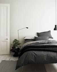 25 Black And White Bedrooms Interior Design Trends For 2019 Goruntuler Ile Minimalist Yatak Odasi Modern Yatak Odalari Yatak Odasi Dekorasyon Fikirleri