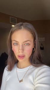 Claudia Adams's Instagram, Twitter & Facebook