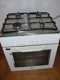 Un quemador de una cocina de gas. Mil Anuncios Com Conj Balay Encimera Gas Horno Classe A
