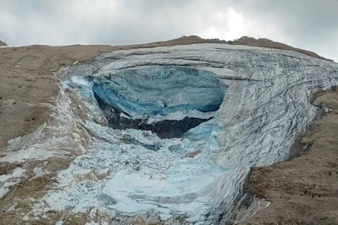 16 Glacial Lakes in Sikkim Identified as Highest Risk for Outburst