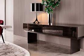 Comprar aparadores comedor, tienda online muebles comedor, encuentra el aparador ideal para guardar vajillas, manteles y aparador para comedor o cocina de madera de acacia en color nogal con tres cajones y tres puertas correderas decoradas con cuarterones y realizadas parcialmente en. Tipos De Aparadores Para El Salon Decofilia