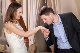 Permainan pembuka atau foreplay akan kian memuaskan ketika ditambahi sentuhan & ciuman. Tak Suka Bermanja Dengan Pasangan Cium Isteri Buat Lelaki Cemerlang Dalam Kerjaya Famili Mstar