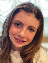 Rena Abrams's Instagram, Twitter & Facebook