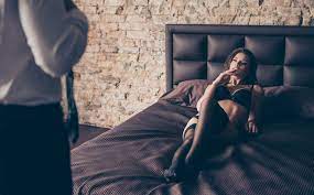 Finde jetzt deine nächsten sexspiele! Mit Sexspielen Den Alltag Im Bett Lustvoller Gestalten