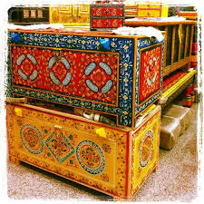 Derwazaa Indian Antiques Shop Now Open Ilsul6ana Painting Antique Furniture Indian Furniture Boho Furniture